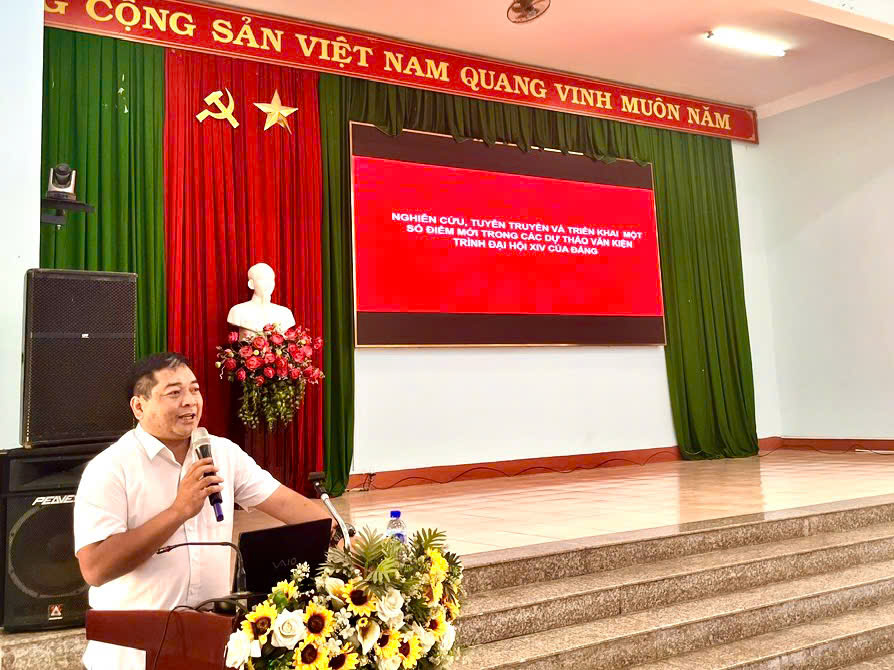 HƠN 500 HỌC VIÊN THAM GIA LỚP BỒI DƯỠNG LÝ LUẬN CHÍNH TRỊ HÈ XÃ HÒA PHÚ NĂM 2025