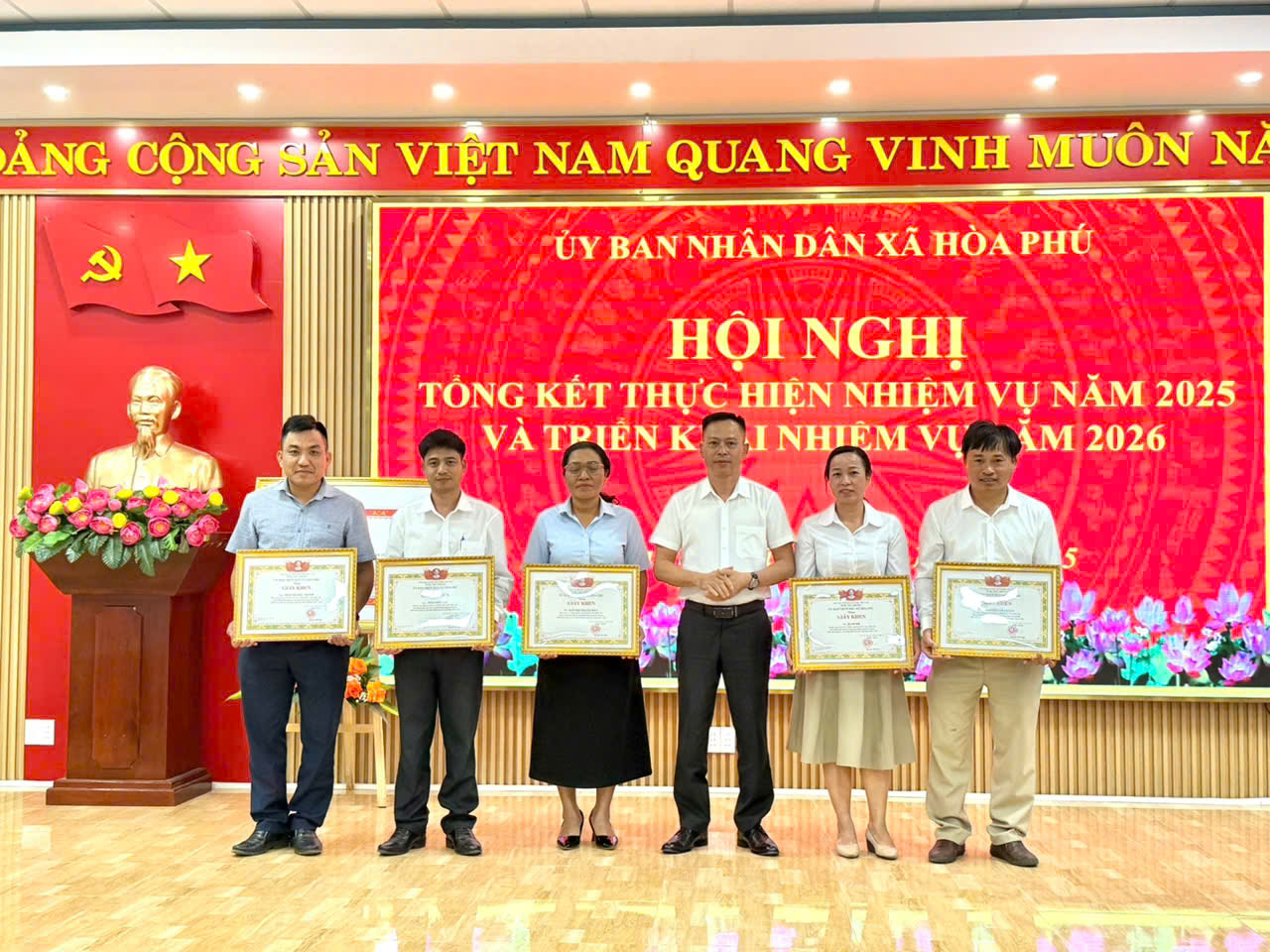 z7387508146111_4f815e04f18a245adbe5bf2879367073